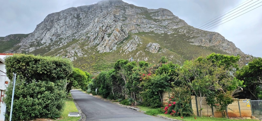 3 Bedroom Property for Sale in Voelklip Western Cape